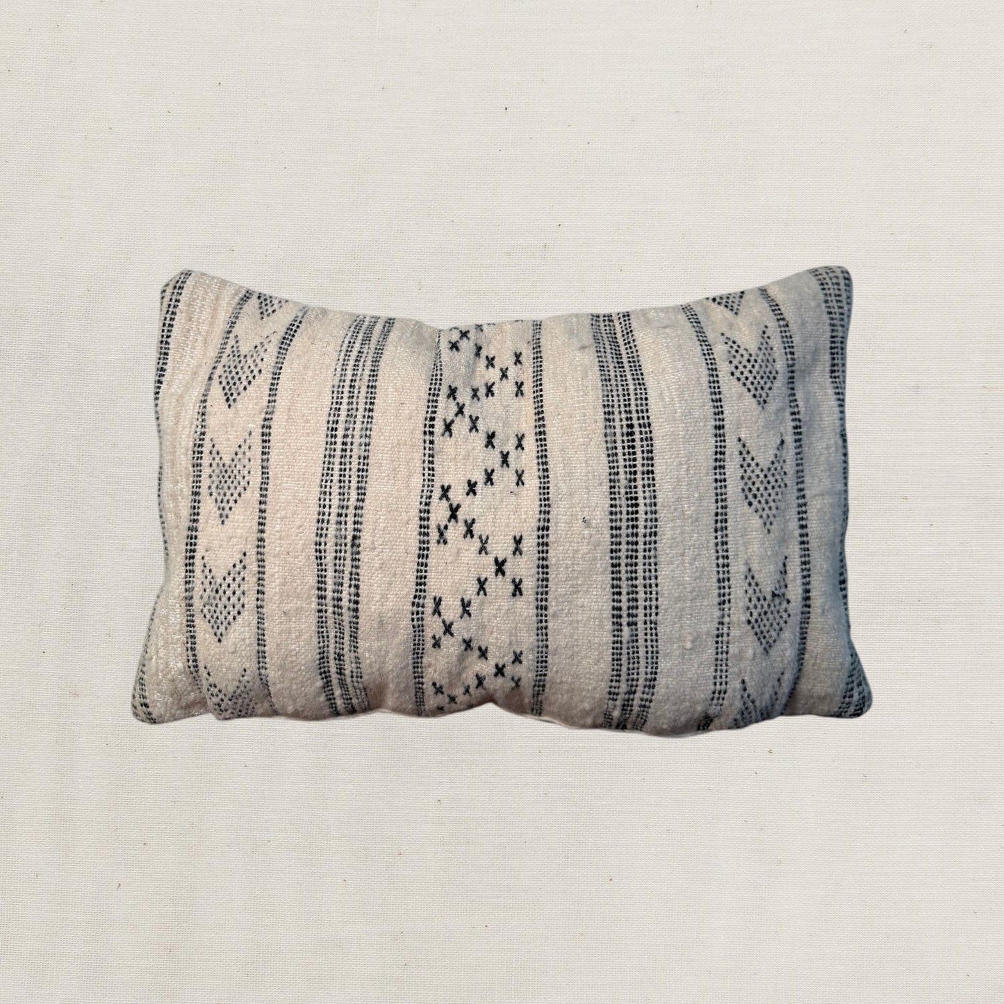 Medium Hand-Woven Hanbel Cushion Cover | Ivory Tribal Chevron No. 1
